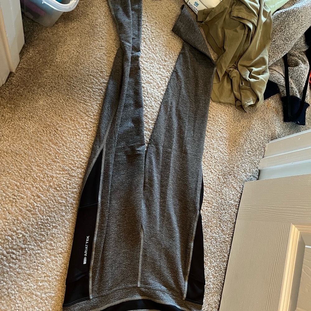 Medium ariat leggings